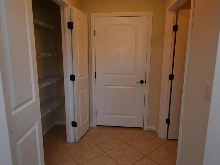 1191 S Venice Ave — Photo 6