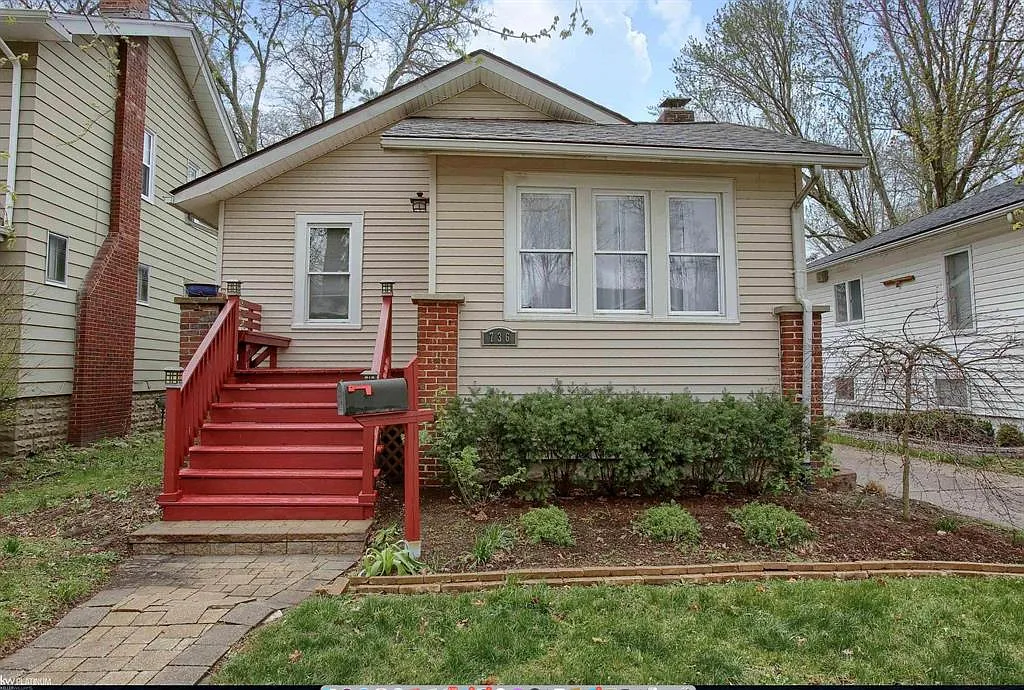 736 Gardenia Avenue - 1 — Photo 1