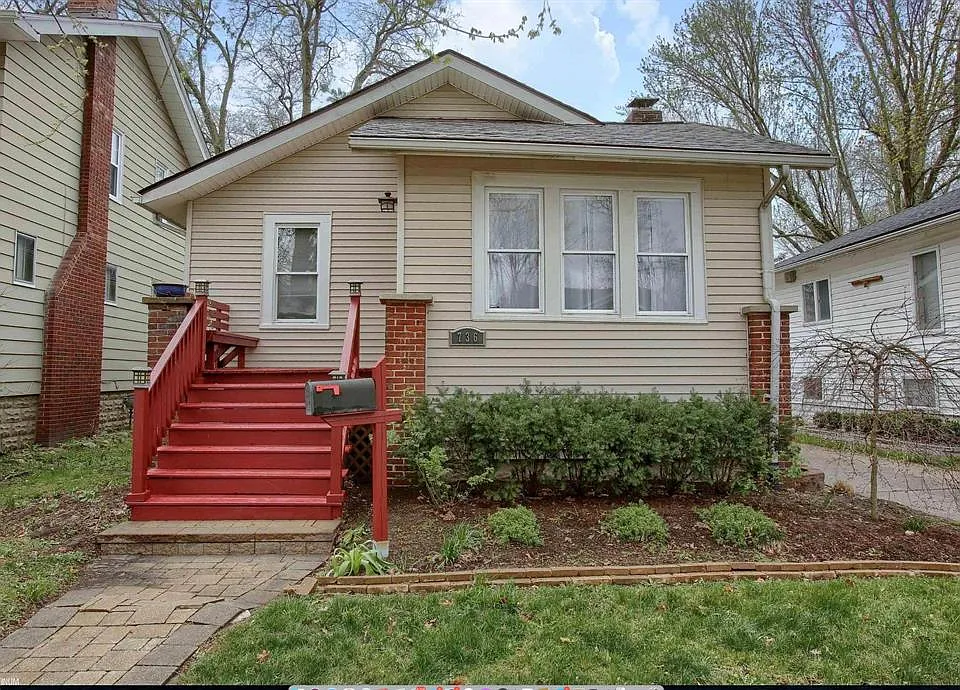 736 Gardenia Ave