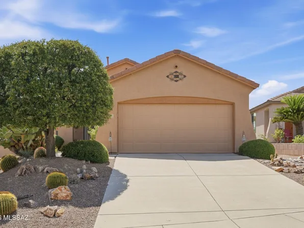 550 W Astruc Dr, Green Valley, AZ 85614