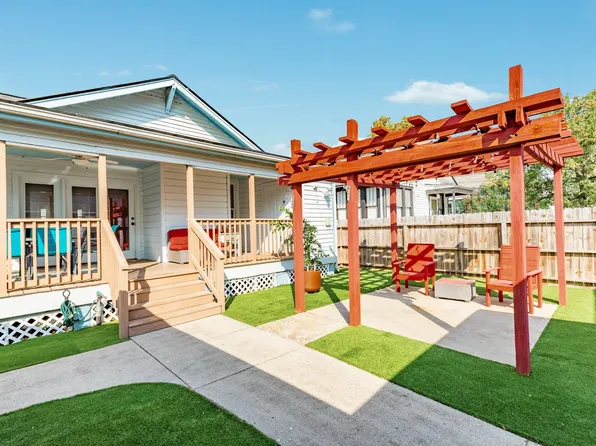 4719 Avenue R, Galveston, TX 77551