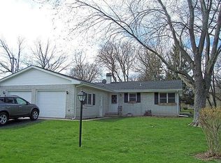 2621 S Riverside Dr, McHenry, IL 60050