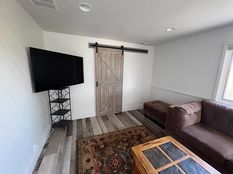 7155 Sypes Canyon Rd — Photo 10