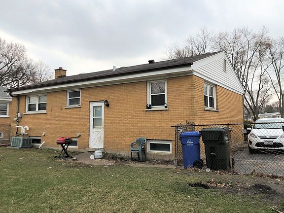 3rd image of 290 Wisconsin Dr