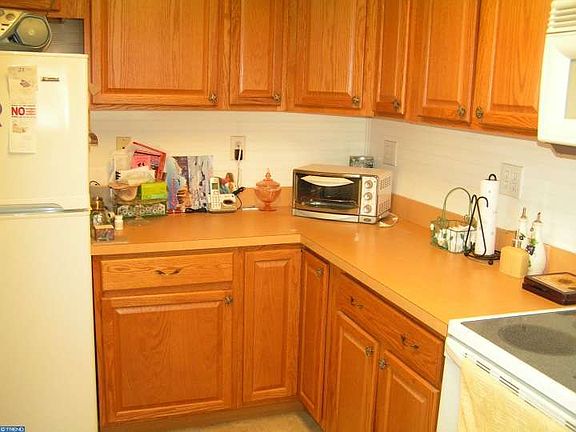 5th image of 2208 Inman Dr