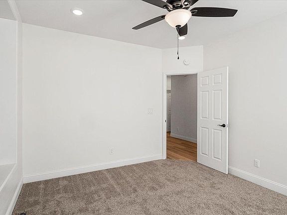 5th image of 3243 Michigan Ave
