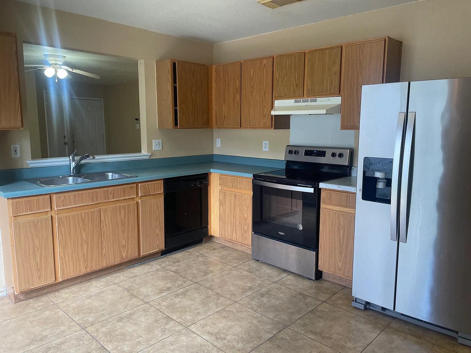 3 bed, 1097 sqft, $1,450 — Photo 4