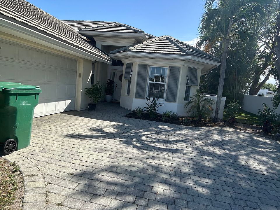 1st image of 329 Dunmore Ct #329