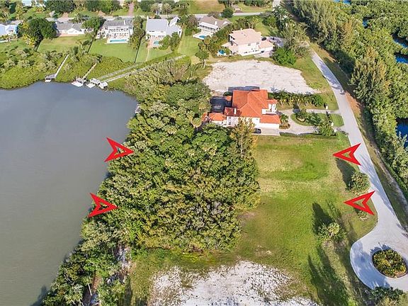 2nd image of 1870 Bayview Ct
