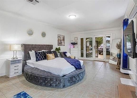 3rd image of 4820 Elysian Fields Ave #B