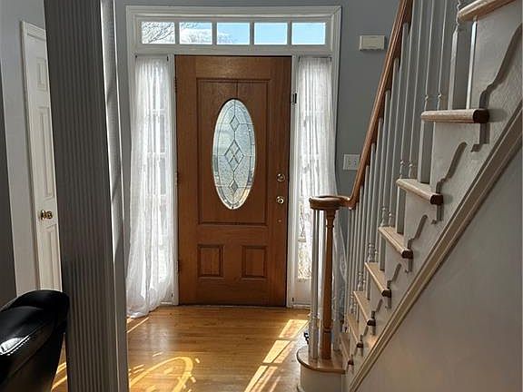 2nd image of 7029 Hunters Rdg