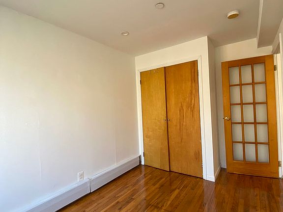 5th image of 530 W 47th St #D5d