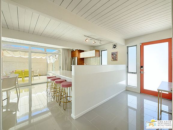 4th image of 439 E Racquet Club Rd