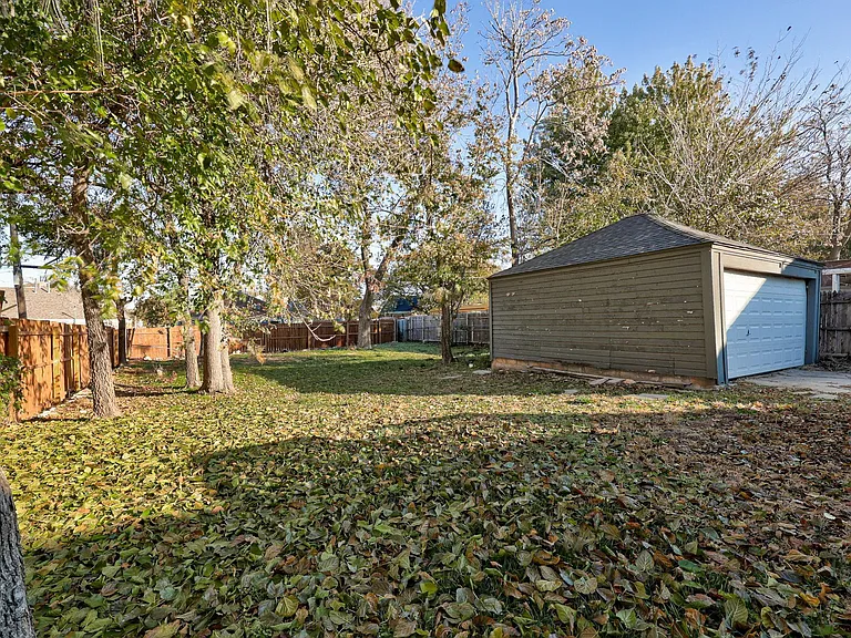 2549 NW 22nd St — Photo 22