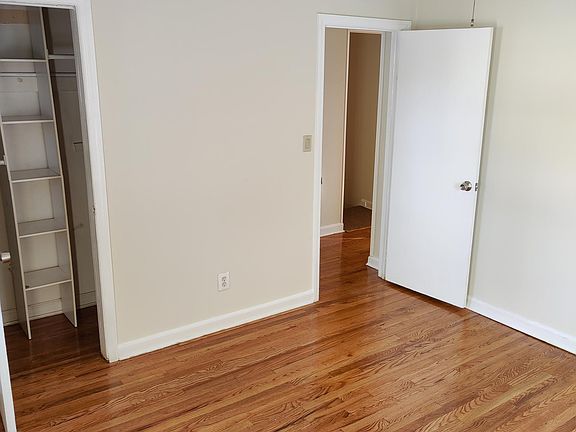4th image of 26 Holland Ave