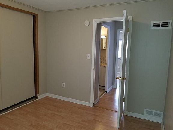 5th image of 570 Westbrook Ave