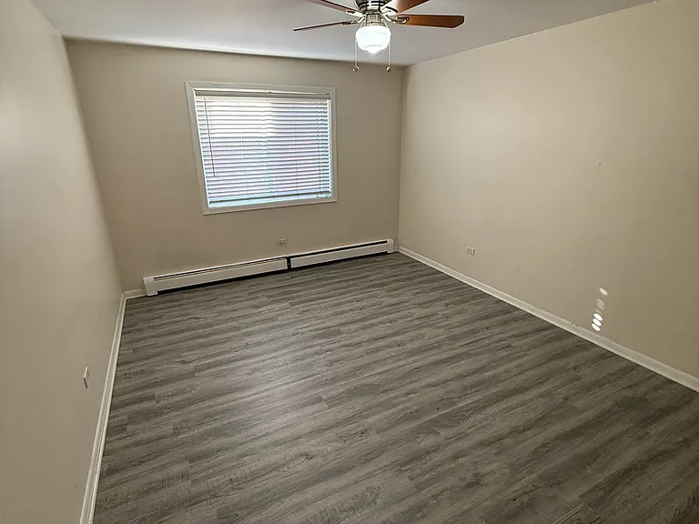 5686 N Elston Ave — Photo 11