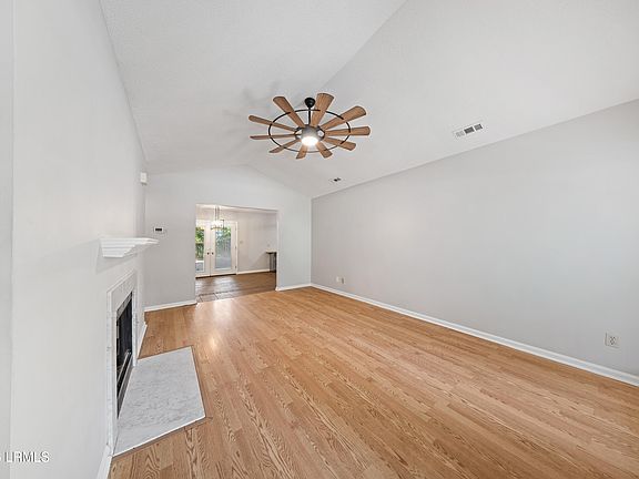 5th image of 20 Cedar Crest Circle