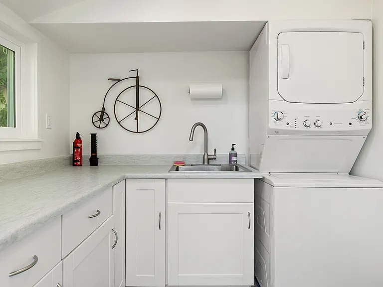 1736 Franklin St #C — Photo 17