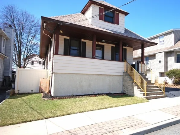 107 Hobart Pl, Totowa Boro, NJ 07512