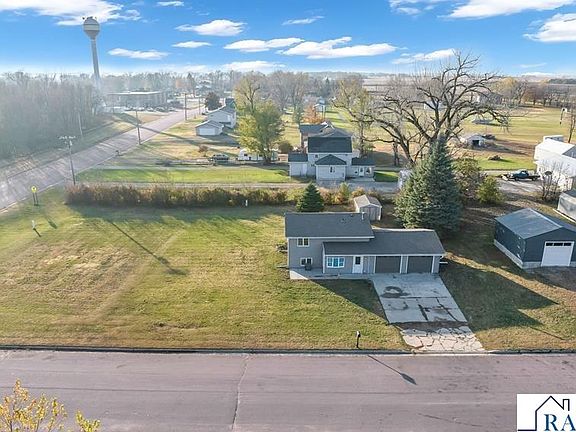 2nd image of 405 Sparks Dr