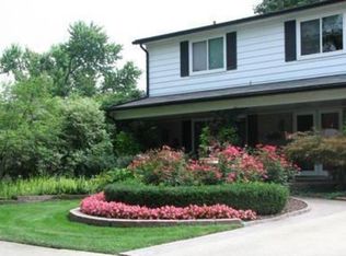 30208 Dell Ln, Warren, MI 48092
