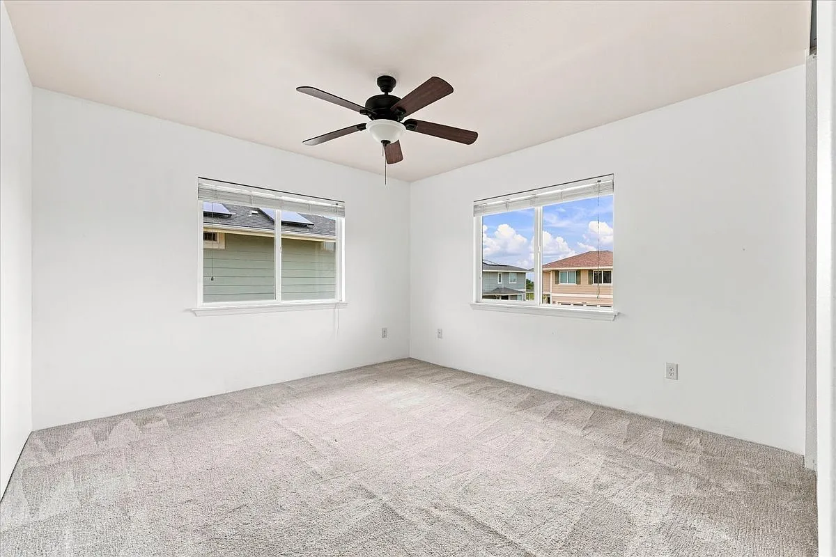 3 bed, 1152 sqft, $3,700 — Photo 3