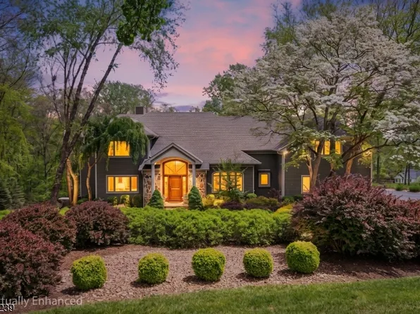 7 Heath Dr, Chester Twp., NJ 07930