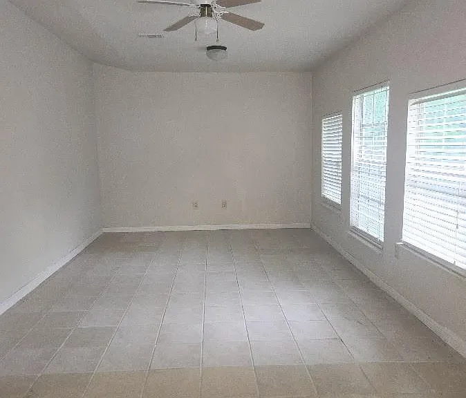 2543 Jackson St — Photo 3