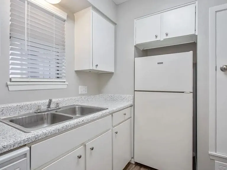 Radius Apartment Homes - $250 Off Move-in Costs! — Photo 13