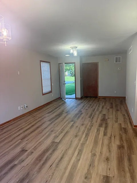 2 bed, 1050 sqft, $1,650 — Photo 3