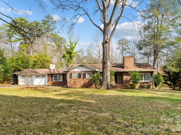 121 33rd Ave NE, Hickory, NC 28601