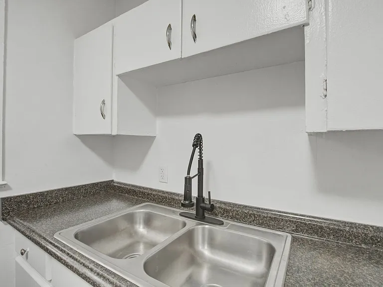 237 Broad St — Photo 22