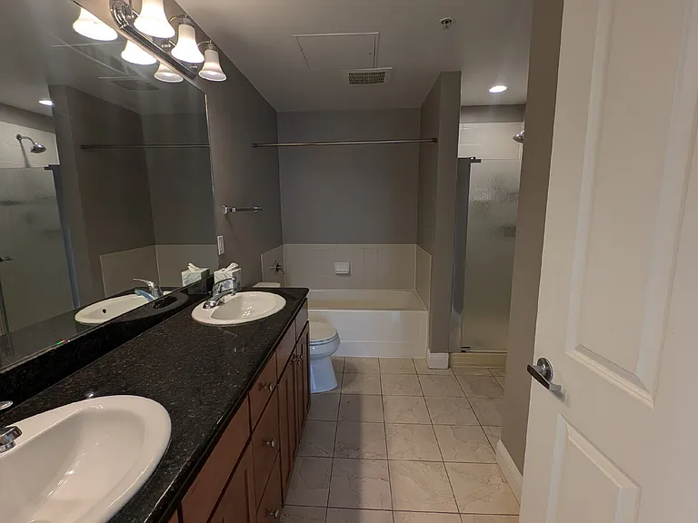 1950 N Logan St #914 — Photo 11