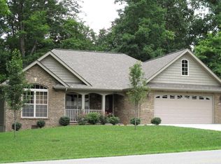 235 Lakeview Dr, Fairfield Glade, TN 38558