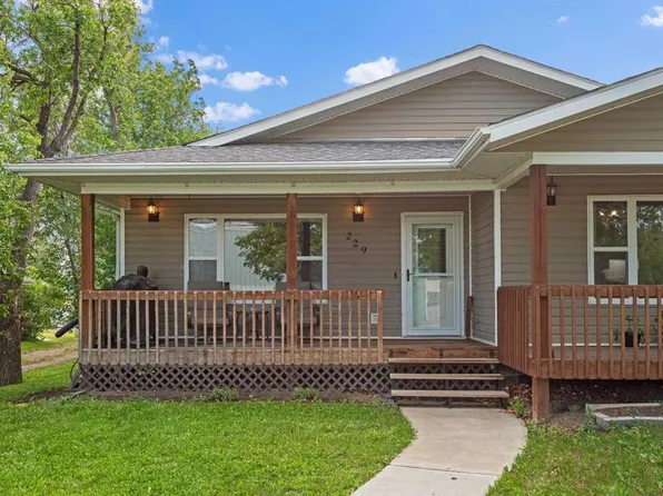 229 E 3rd Ave NE, Three Hills, AB T0M 2A0