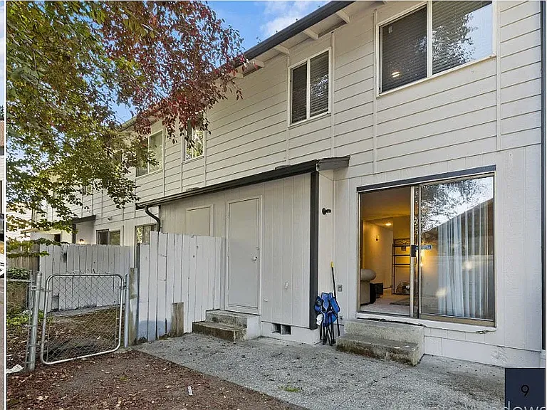 421 37th St SE #3 — Photo 2
