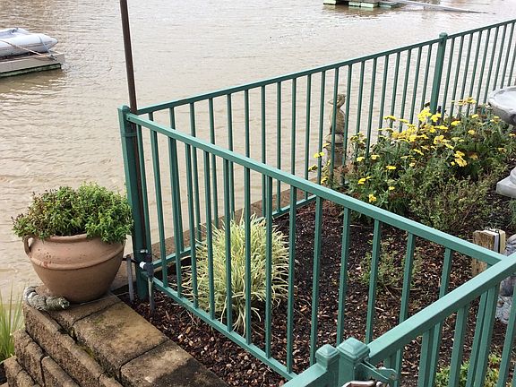5th image of 41 N Newport Dr
