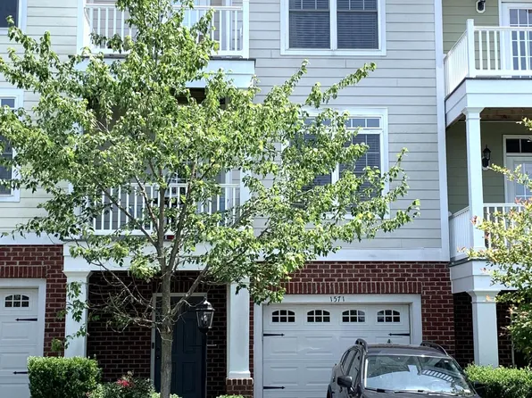 1571 Newcastle Ct, Charlottesville, VA 22911