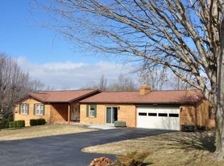 128 Cloverfield Ln, Lewisburg, WV 24901