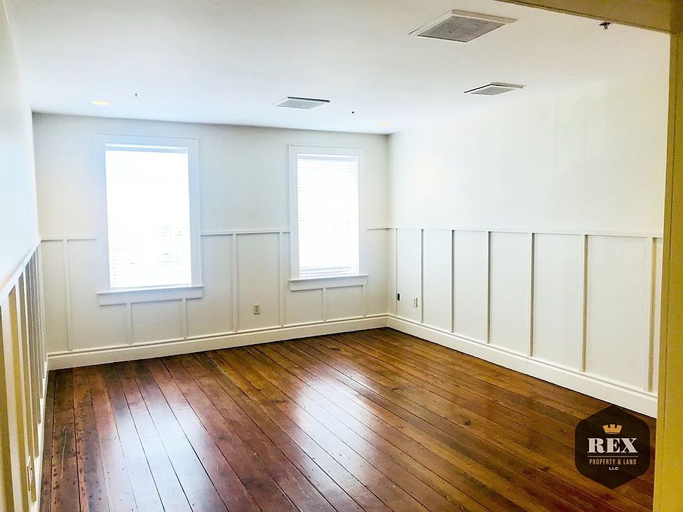 2nd image of 967 Broad St