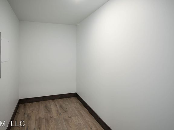 3rd image of 1185 Twin Lakes Ave APT Q