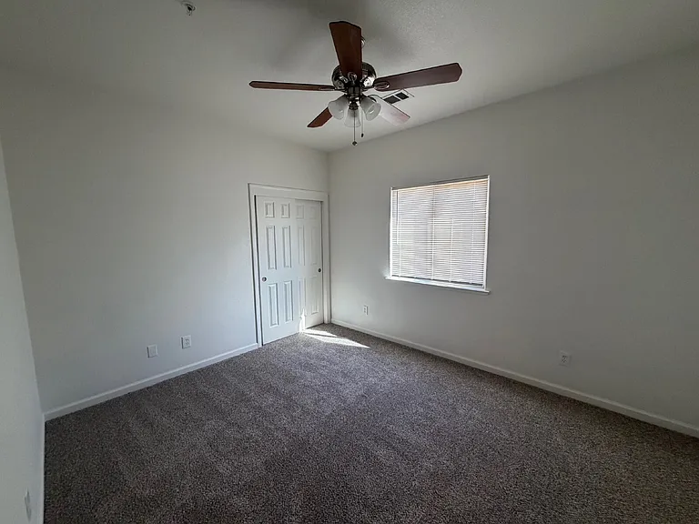 324 Olive Way — Photo 13