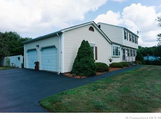 1 Putting Green Ln, Prospect, CT 06712