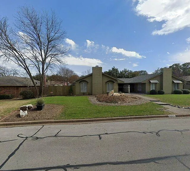 5001 Ledgestone Dr #B — Photo 2