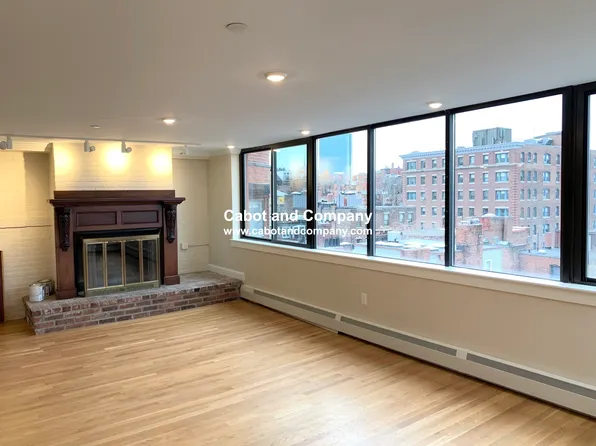 34 Hancock St #8, Boston, MA 02114