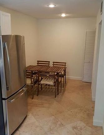4th image of 1900 Meridian Ave APT 302