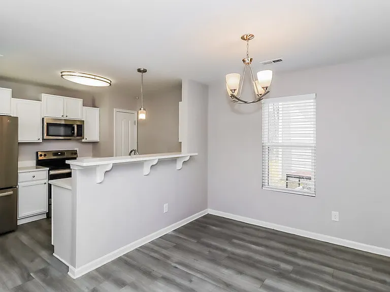 7413 Hidden Creek Dr — Photo 6