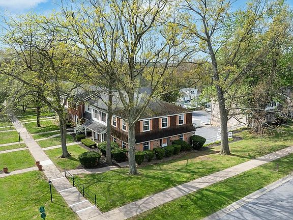 4th image of 570 Galen Dr