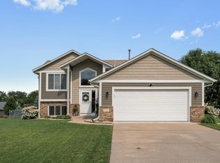 9042 Idaho Ave N, Brooklyn Park, MN 55445